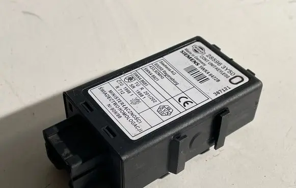 Nissan X-Trail T30 Door central lock control unit/module 285963Y50
