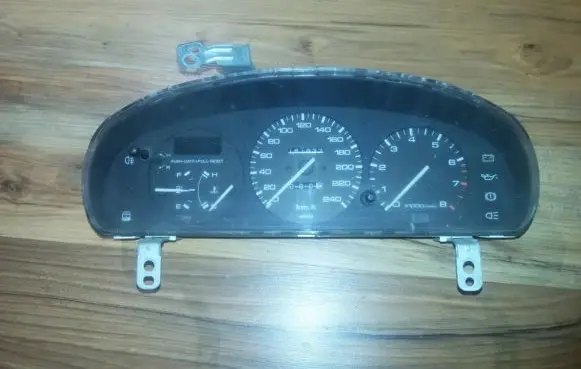 Mazda 323 F Speedometer (instrument cluster) 769905851