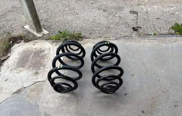 Opel Vivaro Rear coil spring