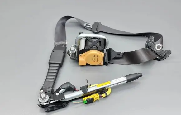 Honda Accord Front seatbelt E40437137 TKAH3EJ488 CA235HR08