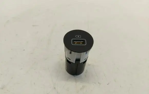 Hyundai Bayon USB socket connector 96125-q0500