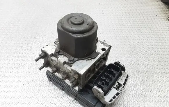 Toyota Corolla Verso E121 ABS Pump 8954113040