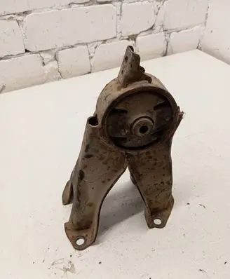 Mitsubishi Endeavor Engine mount bracket