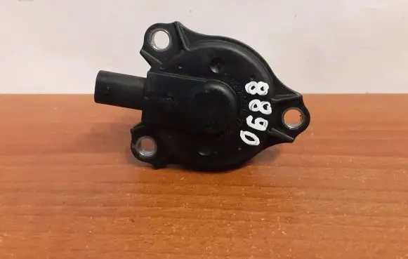 Mercedes-Benz C W204 Crankshaft position sensor A2720510177 8890