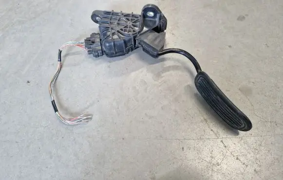 Toyota Hilux (AN10, AN20, AN30) Accelerator throttle pedal 781200K010
