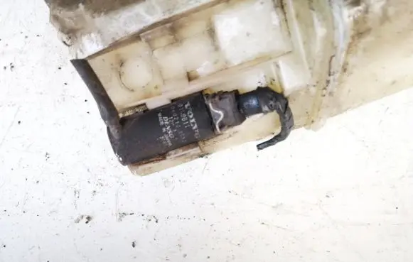 Volvo S60 Windscreen/windshield washer pump 9169611 060210-6950