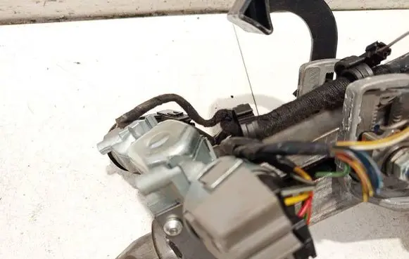 Ford Focus Ignition lock contact 