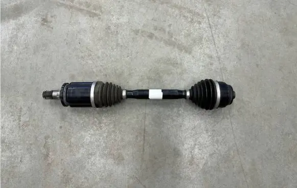 BMW X3 G01 Front driveshaft 8643183
