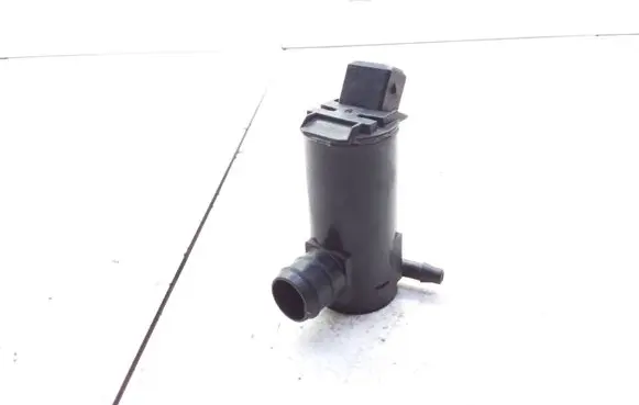 Volvo S40, V40 Windscreen/windshield washer pump