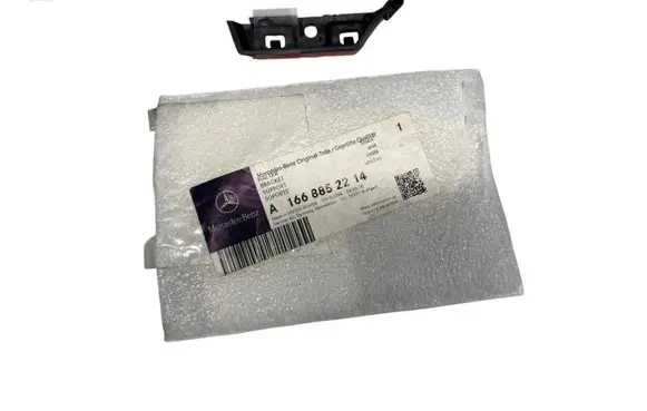 Mercedes-Benz GL X166 Fender mounting bracket A1668852214 1668852214