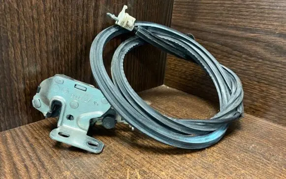Iveco Daily 3rd gen Loading door lock B8052715 1428016