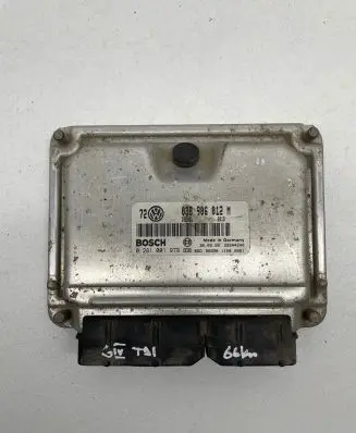 Volkswagen Golf IV Engine control unit/module 038906012M 28SA4240 0281001979