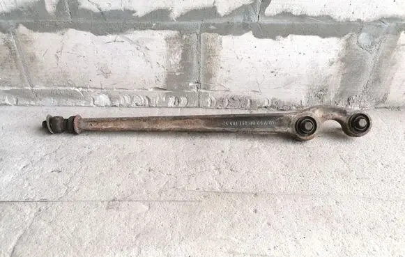 Mercedes-Benz G W461 W463 1st Gen Rear upper control arm/wishbone A4613520005