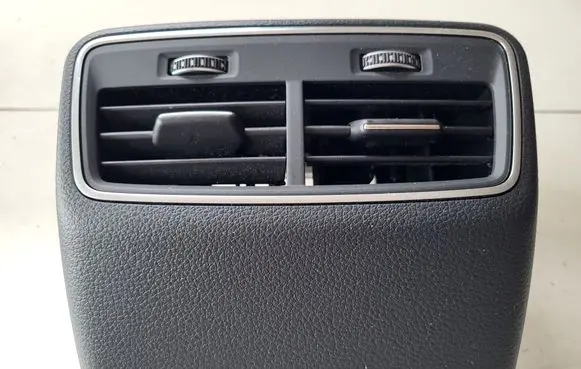 Audi e-tron Rear air vent grill 4K0819203B