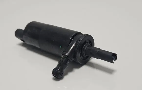 BMW 5 E60 E61 Headlight washer pump 6973097 577863 022110