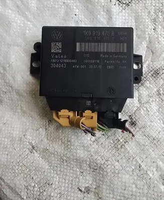 Volkswagen Golf VI Air suspension control unit module (rear) 1K9919475B 000008118 21900463
