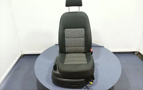 Skoda Octavia Mk2 (1Z) Front passenger seat 