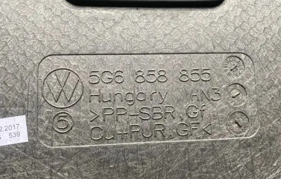Volkswagen Golf VII Trunk/boot mat liner 5G6858855