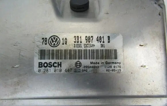 Volkswagen PASSAT B5.5 Engine control unit/module ECU 3B1907401B