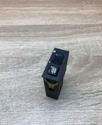 BMW 5 E39 Seat heating switch 8352259