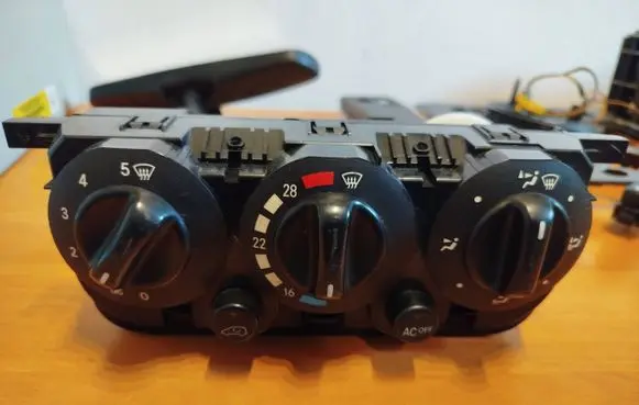 Mercedes-Benz A W168 Climate control unit 1688302185 01190367 240004601