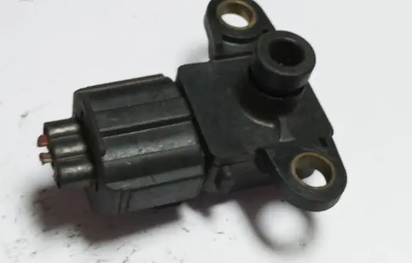 Opel Zafira A Air pressure sensor 24426679