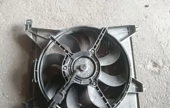KIA Spectra Electric radiator cooling fan 253802FXXX