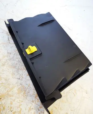 Ford Mustang VI Glove box