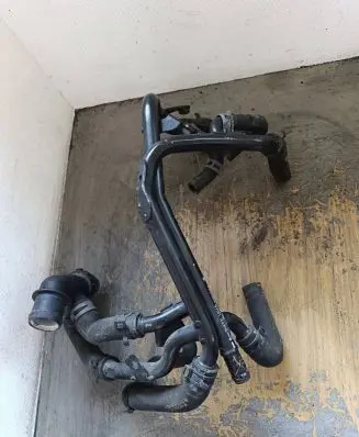 Audi A6 C7 Engine coolant pipe/hose 04L122157BH