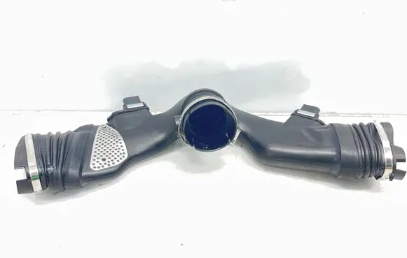 Mercedes-Benz E W211 Turbo air intake inlet pipe/hose A6420943497