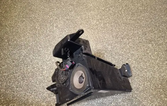 Audi A3 S3 8L Subwoofer speaker 8L0035721L 8L0035381H