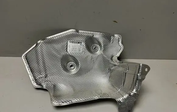 BMW X6 G06 Heat shield in engine bay 7424937