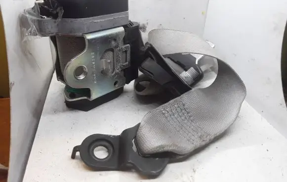 Mercedes-Benz ML W164 Front seatbelt 603372200 C40202