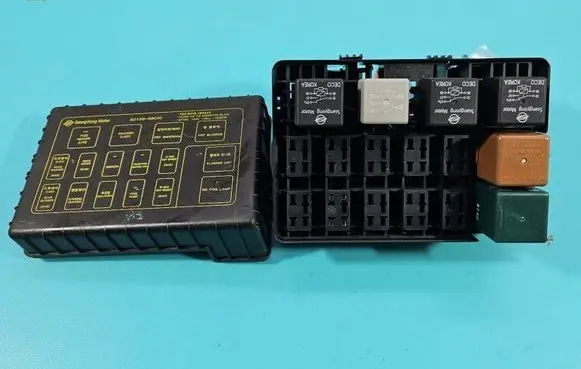 SsangYong Rexton I Fuse box set 821B0-08236 IMPRK1482085