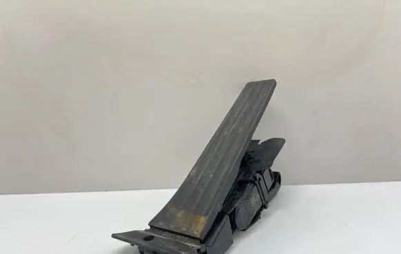 BMW 4 F32 F33 Accelerator throttle pedal 6853175