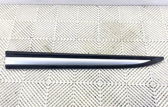 Mitsubishi Outlander Front door trim (molding) 5727A403