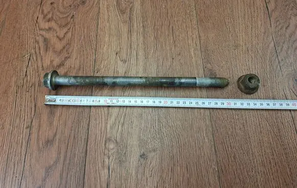 Renault Vel Satis Rear suspension camber bolt 8200621874