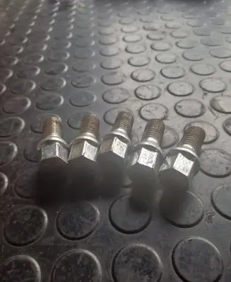 BMW 7 F01 F02 F03 F04 Nuts/bolts 