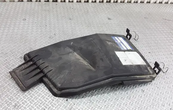 Mercedes-Benz C W203 Fuse box cover 2035450203