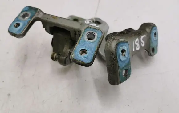 Mercedes-Benz C W204 Loading door hinge set A2047400237