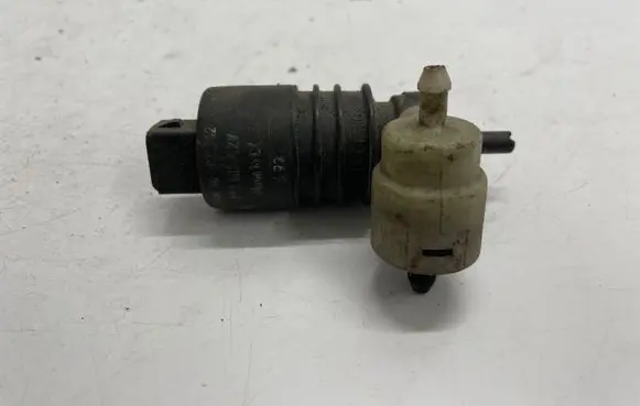 Opel Astra J Windscreen/windshield washer pump