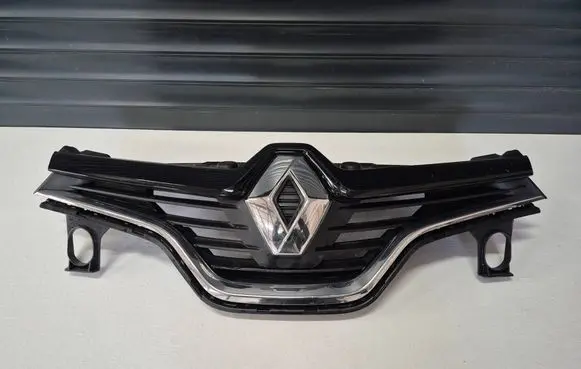 Renault Captur Front bumper upper radiator grill 623102335R
