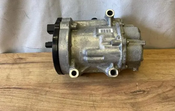 Toyota C-HR I Air conditioning (A/C) compressor (pump) 0424000371