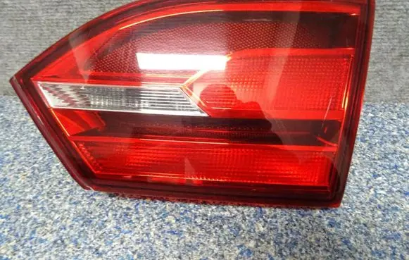 Volkswagen Jetta VI Tailgate rear/tail lights 5C6945094B