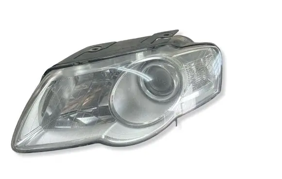 Volkswagen PASSAT B6 Headlight/headlamp 3C0941005M