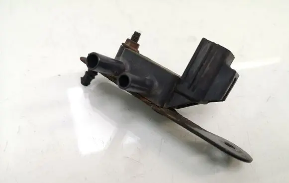 Ford Focus Exhaust gas pressure sensor AV615L200AB