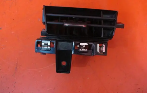 Renault Clio V Dash center air vent grill 687516580R