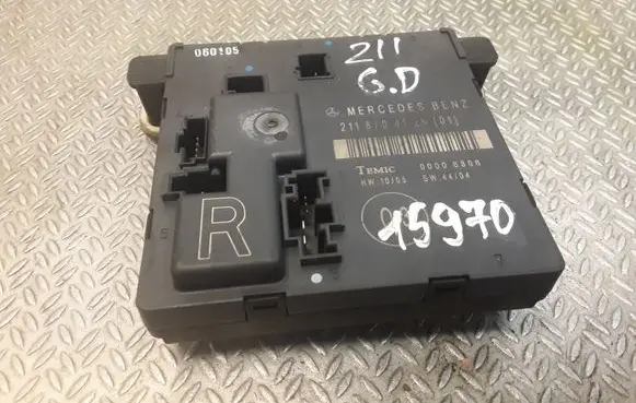 Mercedes-Benz E W211 Door control unit/module 2118704126 A2118704126