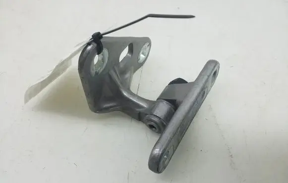 Mercedes-Benz CLS C219 Front door upper hinge A2197200437