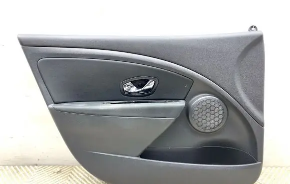 Renault Megane III Front door card panel trim